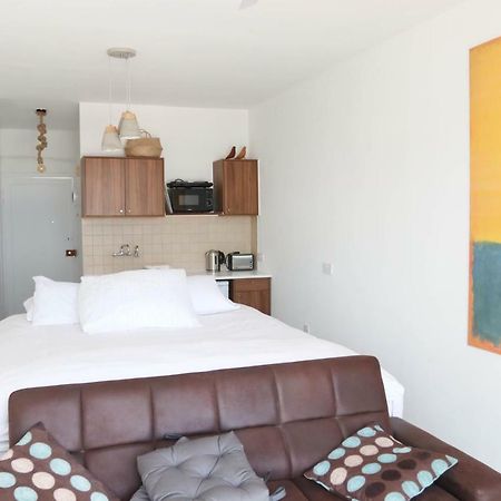 Nomasuites - Sea Studio Paphos ภายนอก รูปภาพ